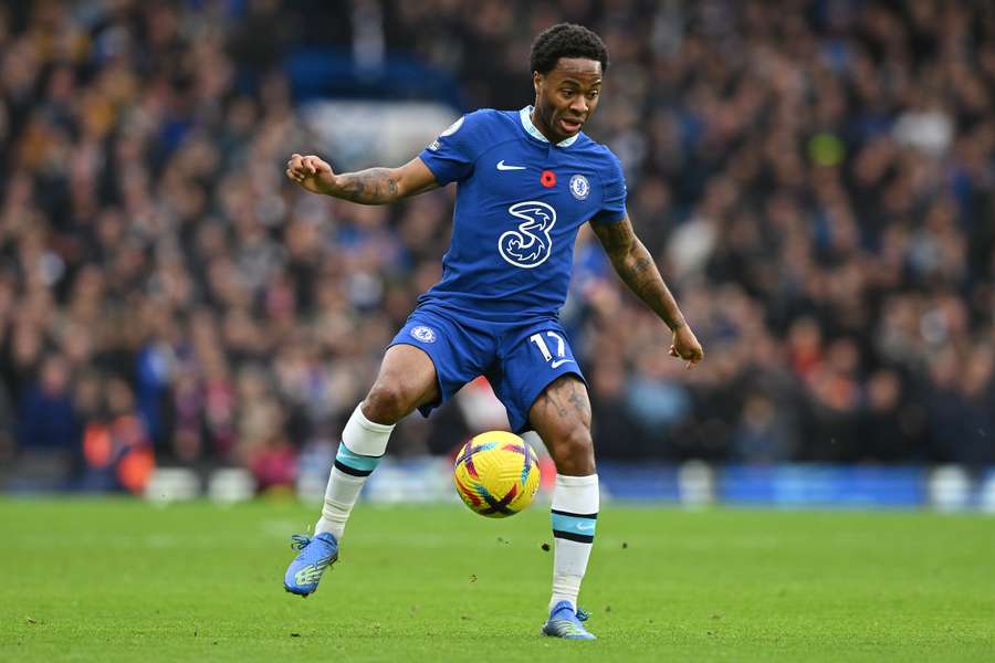 Potter defends misfiring Chelsea star Sterling