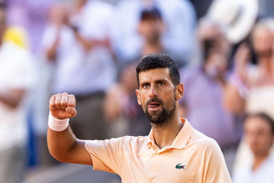 Djokovic sur le court face à Valentin Royer cette semaine. Djokovic sur le court face à Valentin Royer cette semaine.
