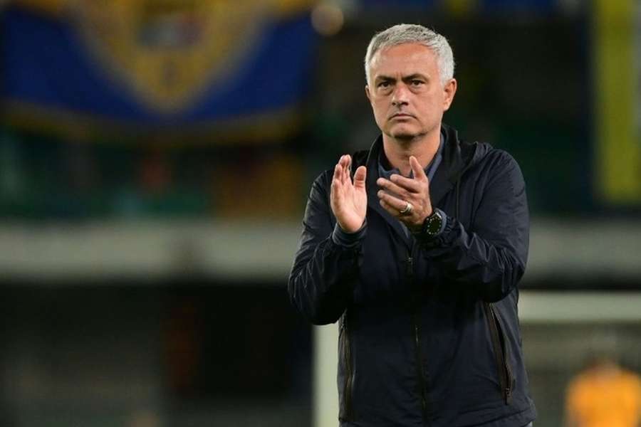 José Mourinho suspenso pela UEFA