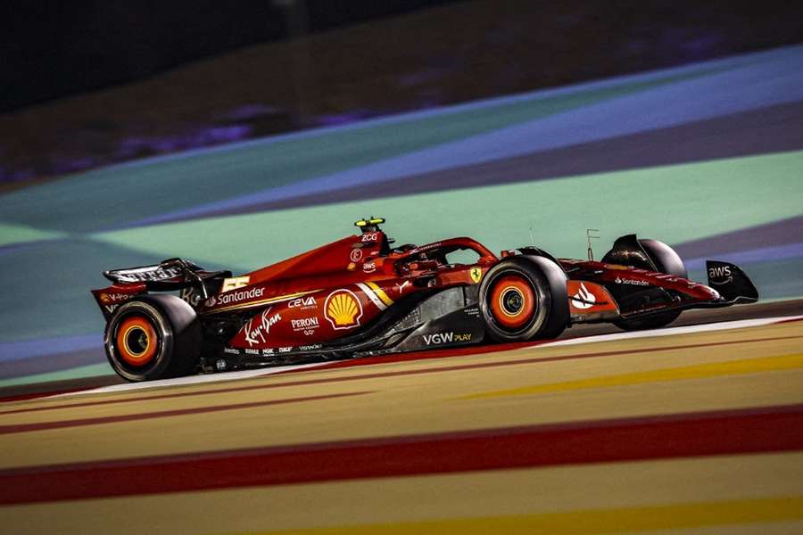 Carlos Sainz à bord de sa nouvelle voiture.