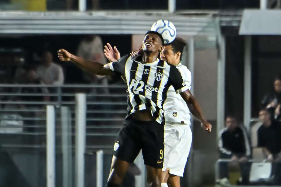 Santos e Atlético-MG decidem uma vaga nas semifinais da Copa Sul-Americana Santos e Atlético-MG decidem uma vaga nas semifinais da Copa Sul-Americana