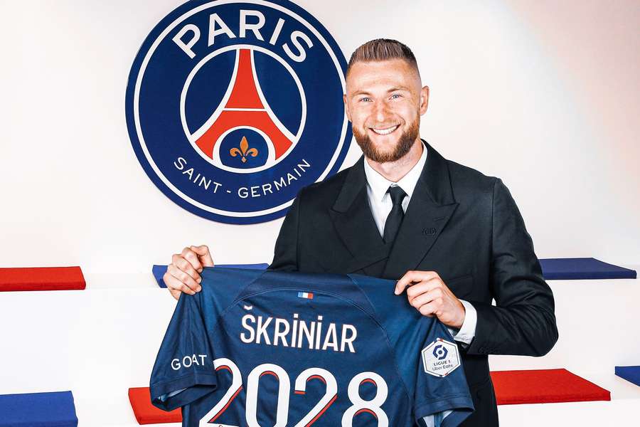 Škriniar byl ve čtvrtek představen jako nová posila PSG.