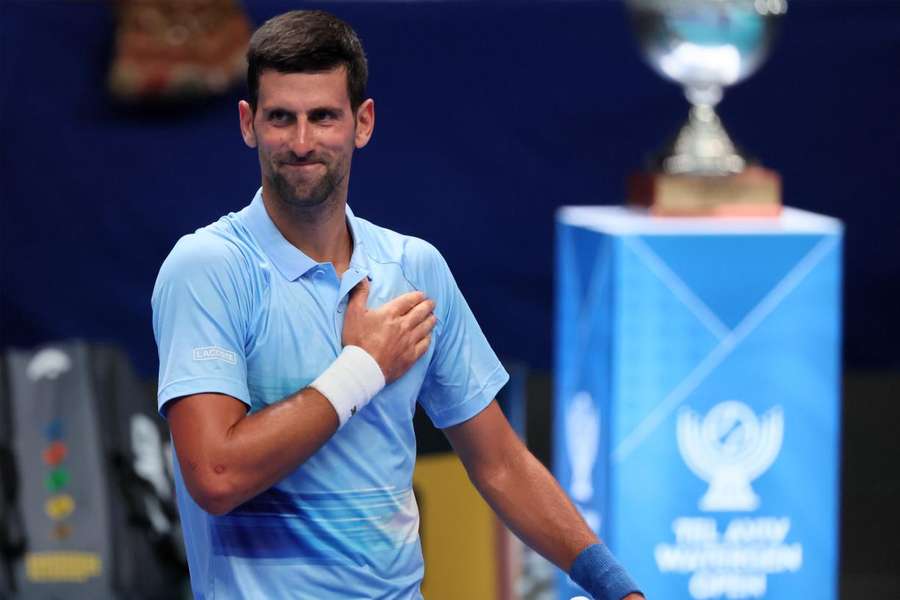 Em grande forma, Djokovic se prepara agora para o duelo com o canadense Vasek Pospisil