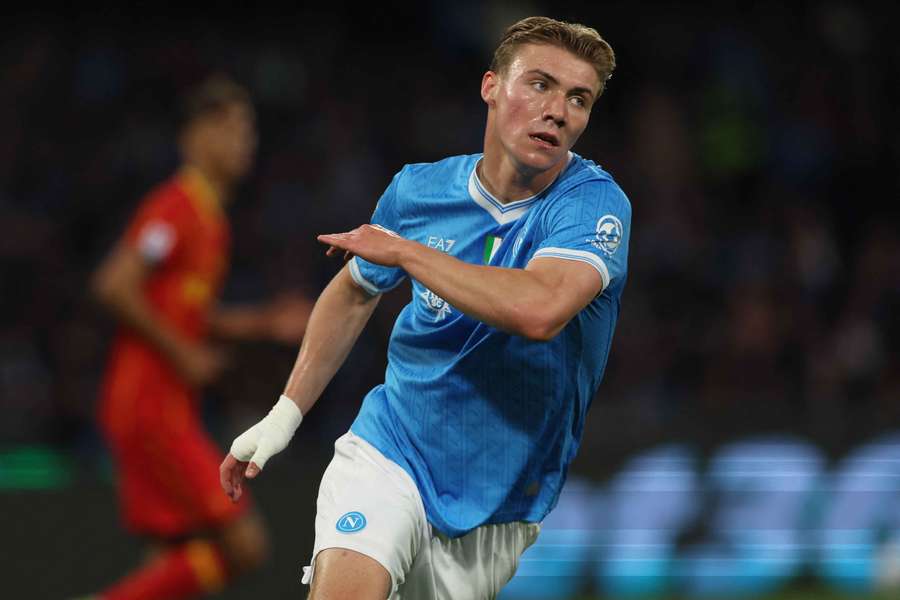 Ratcliffe demanding 100M raised from Man Utd summer sales