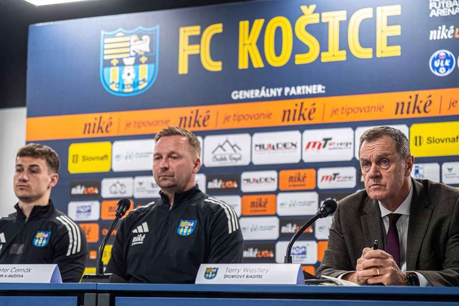 Košičania na tlačovej konferencii.