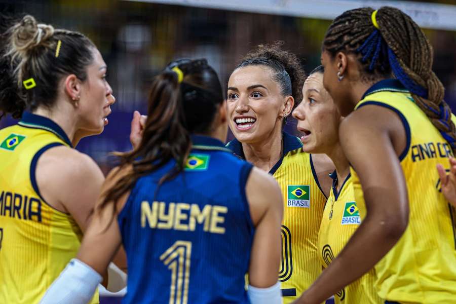 Seleção feminina de vôlei busca segunda vitória no torneio olímpico nesta quinta-feira (1)