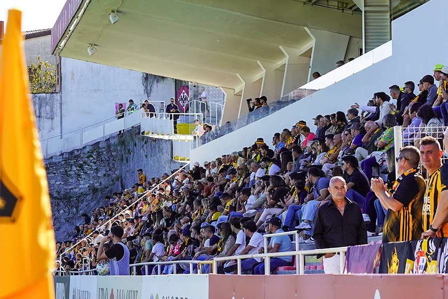 Adeptos do Lourosa vão ver o jogo uma hora e meia mais tarde Adeptos do Lourosa vão ver o jogo uma hora e meia mais tarde