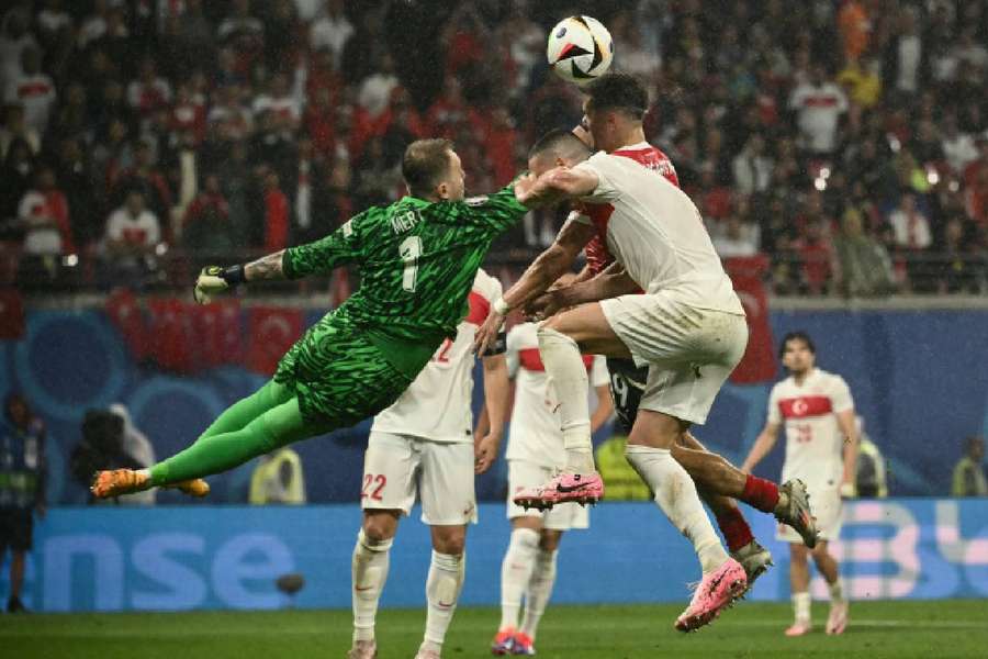 Turcia s-a impus cu 2-1 în fața Austriei 