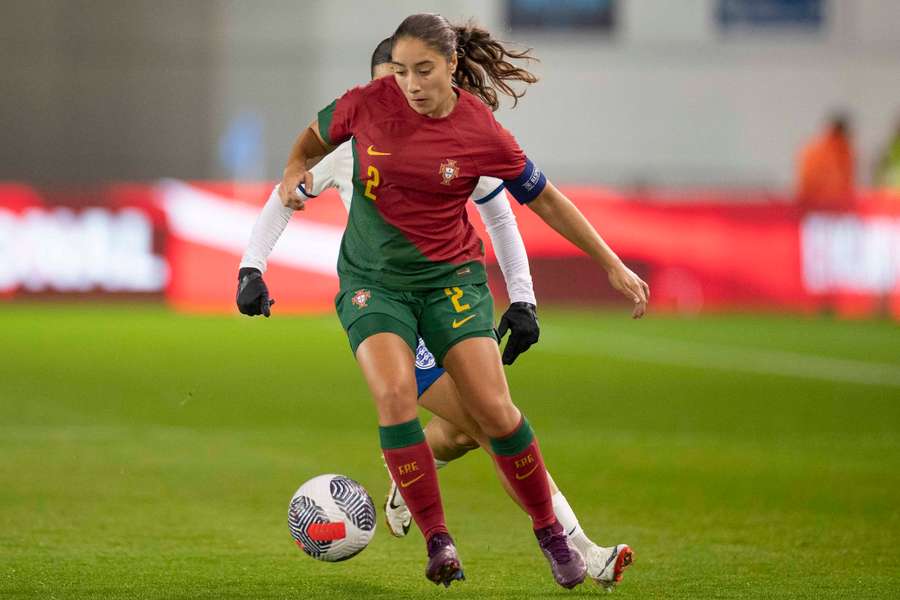 Nelly Rodrigues com as cores da seleção portuguesa Nelly Rodrigues com as cores da seleção portuguesa