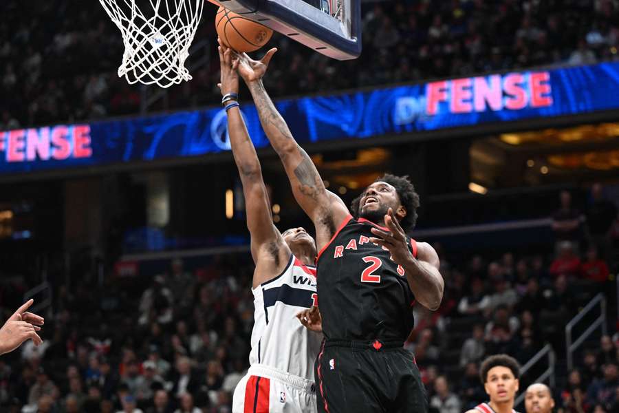 Kawhi Leonard estará varias semanas sin jugar con los Raptors