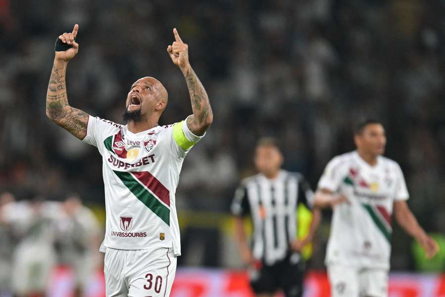 Aos 41 anos, Felipe Melo ainda tem destino incerto