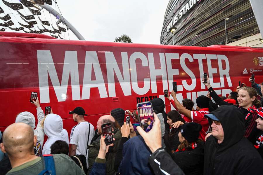 Un farsor de pe Youtube s-a infiltrat în autocarul lui Manchester United