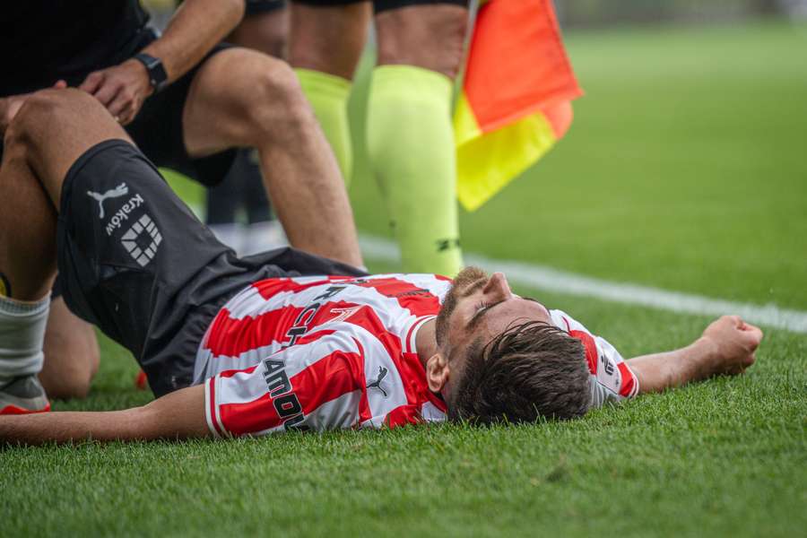 Najlepszy piłkarz Cracovii wyeliminowany przez uraz. Luka Elsner: "Szkoda mi go"