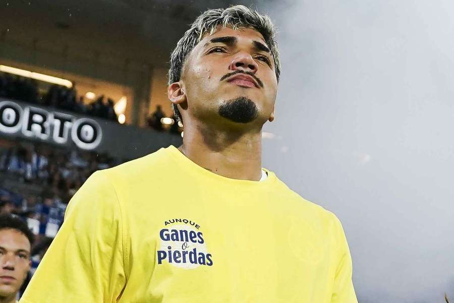 William Gomes com a camisola FC Porto All Around William Gomes com a camisola FC Porto All Around