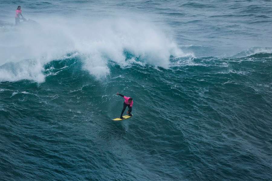 Nicolau Von Rupp em ação na Nazaré
