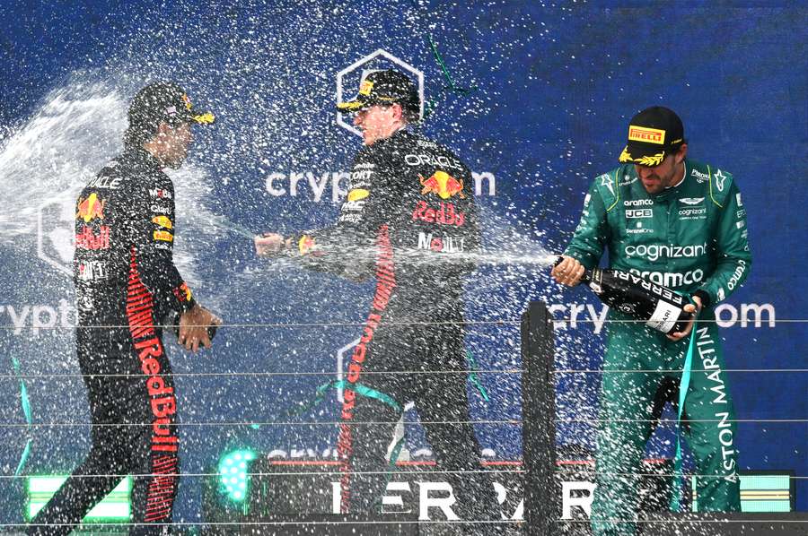 Verstappen et Pérez ont célébré ensemble leur podium.