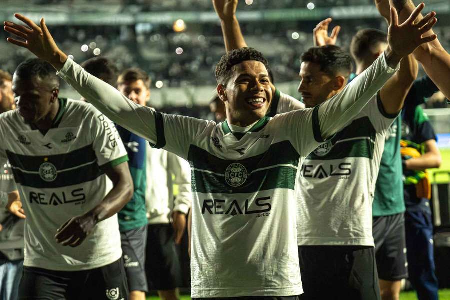 O Coxa vem de vitória contra o Cuiabá