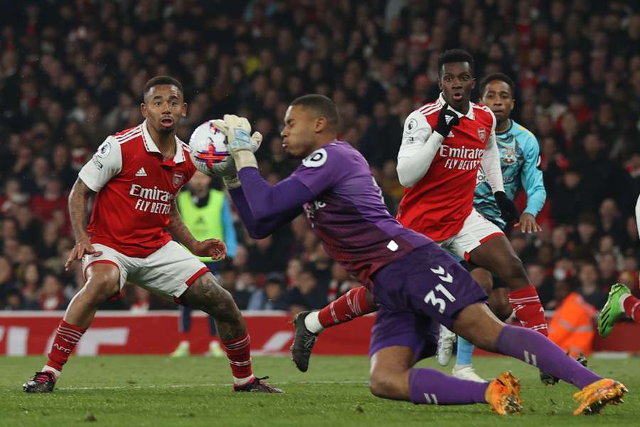 Southampton's Irish goalkeeper Gavin Bazunu makes a save