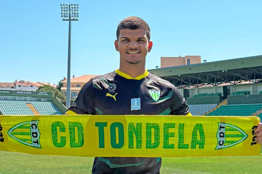 Mateus Sarará estava ligado contratualmente ao Santa Clara Mateus Sarará estava ligado contratualmente ao Santa Clara