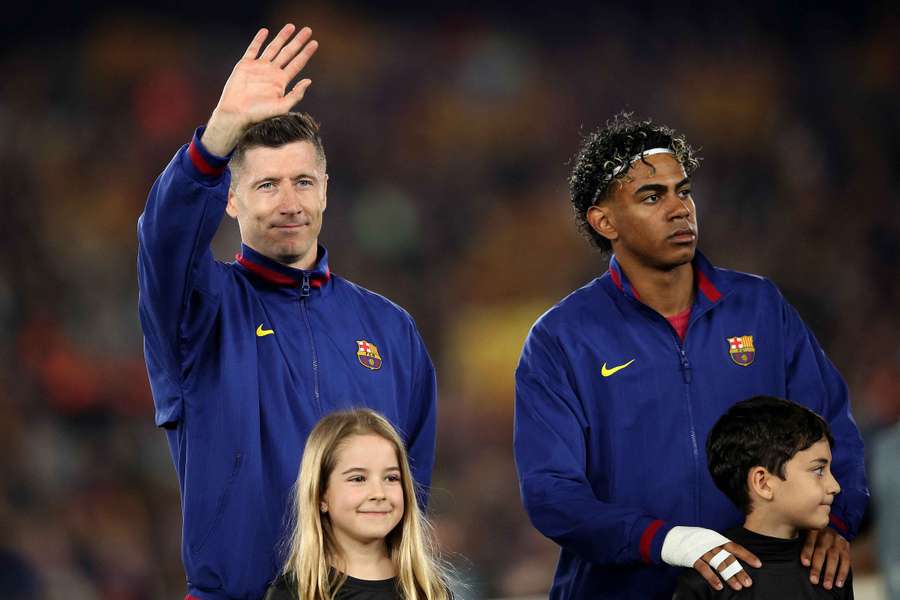 Lewandowski pożegna się w niedzielę z Camp Nou. Flick: "Zasługuje na to"