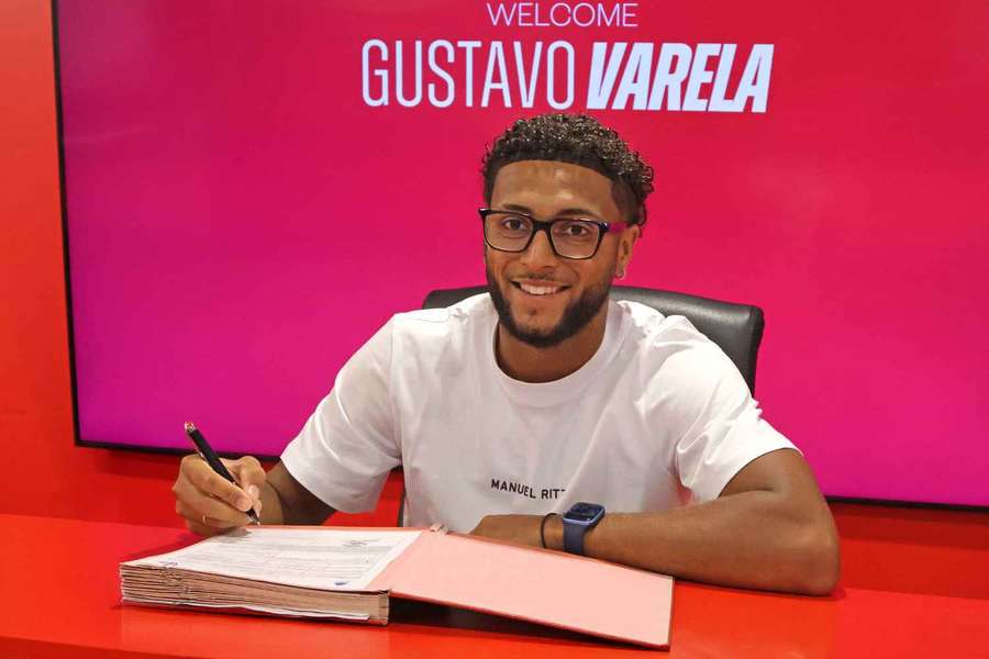 Gustavo Varela foi oficializado