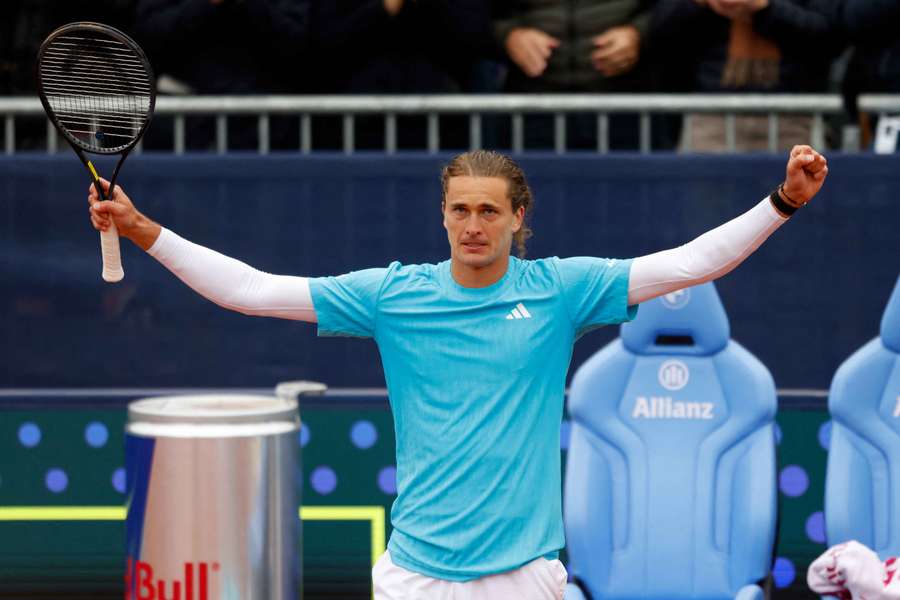 Zverev świętuje zwycięstwo Zverev świętuje zwycięstwo