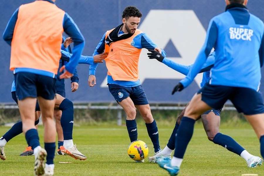 João Mário no treino do FC Porto