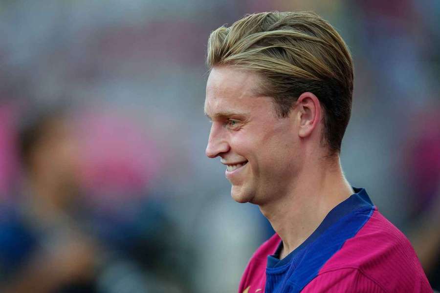 De Jong stond maandag weer op het trainingsveld