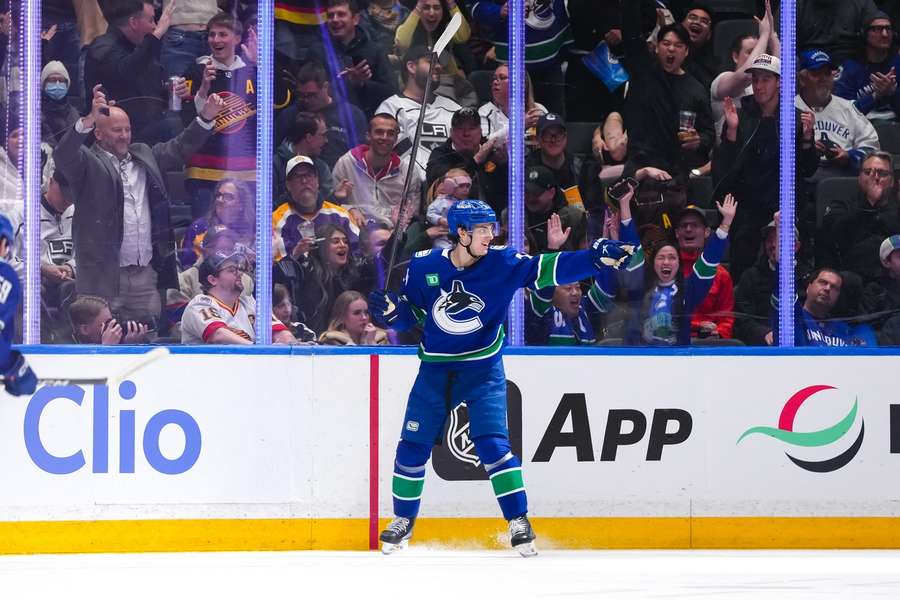 Buium se má stát novou hvězdou defenzivy Canucks. Buium se má stát novou hvězdou defenzivy Canucks.