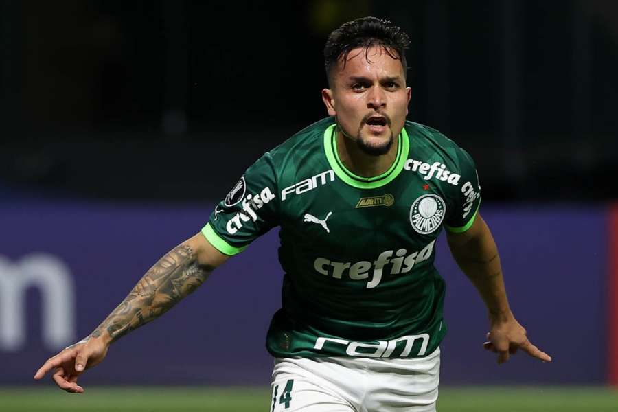 Palmeiras goleia Universitario e fica com segunda melhor campanha