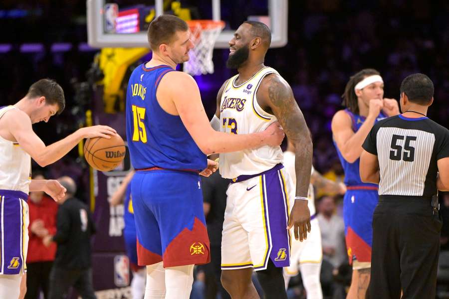 Conseguirão LeBron e os Lakers derrotar o bando do Joker?