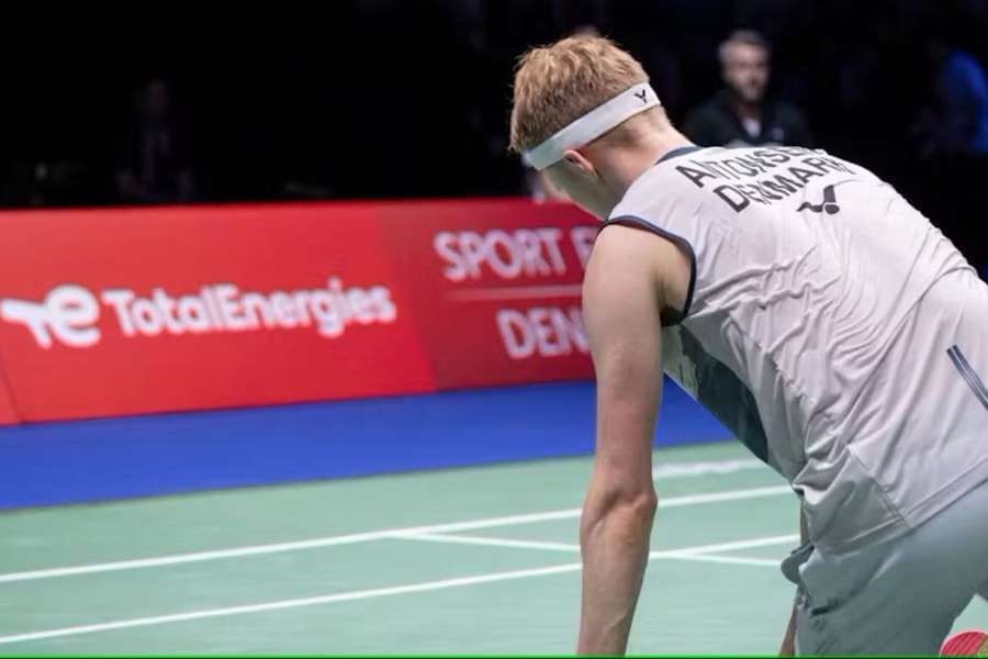 Syg Anders Antonsen trækker sig fra ottendedelsfinale i Hongkong