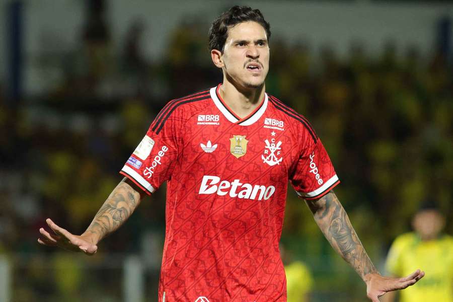 O Flamengo, de Pedro, encostou no líder Palmeiras no Brasileirão O Flamengo, de Pedro, encostou no líder Palmeiras no Brasileirão