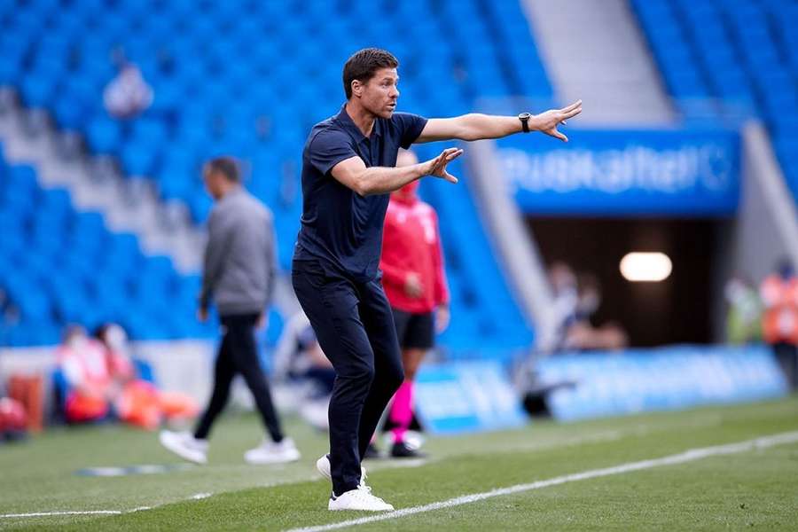 Sneijder: Xabi must grab hold of Real Madrid egos Sneijder: Xabi must grab hold of Real Madrid egos