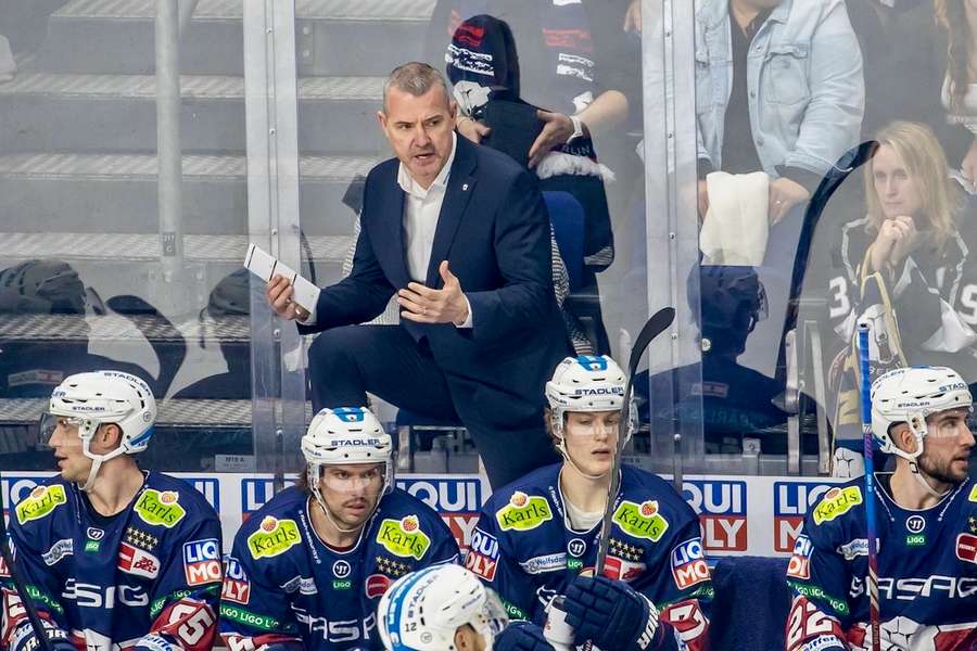 DEL: Die Eisbären Berlin setzen die Zusammenarbeit mit Trainer Serge Aubin über das Saisonende hinaus fort.