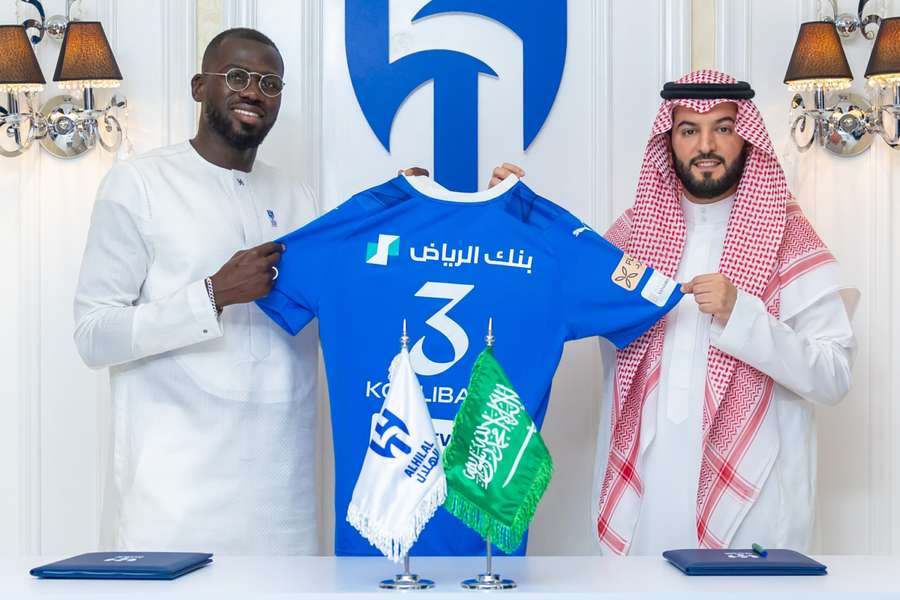 Koulibaly recebeu a camisa 3 do Al-Hilal