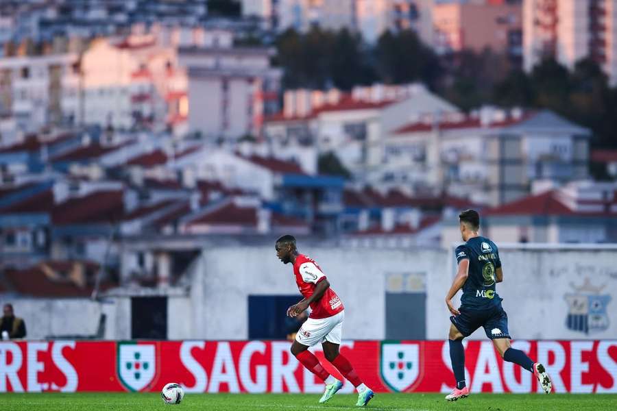 SC Braga com dificuldades para bater o 1.º Dezembro