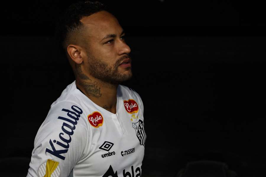 Neymar está debaixo de fogo