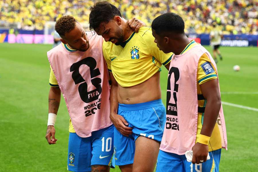 Lucas Paquetá lesionou-se diante do Japão