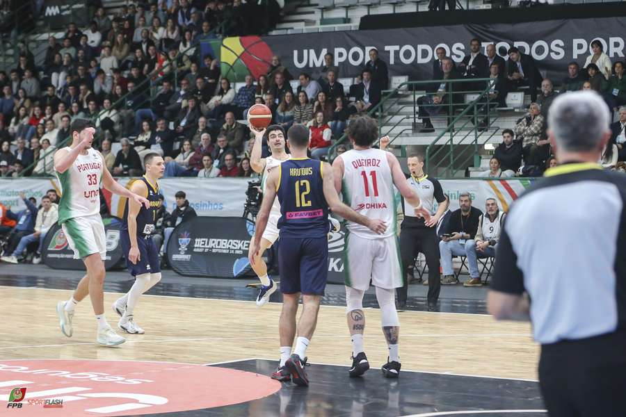 Três seleções disputam pré-qualificação jogando entre si numa única janela de decisão
