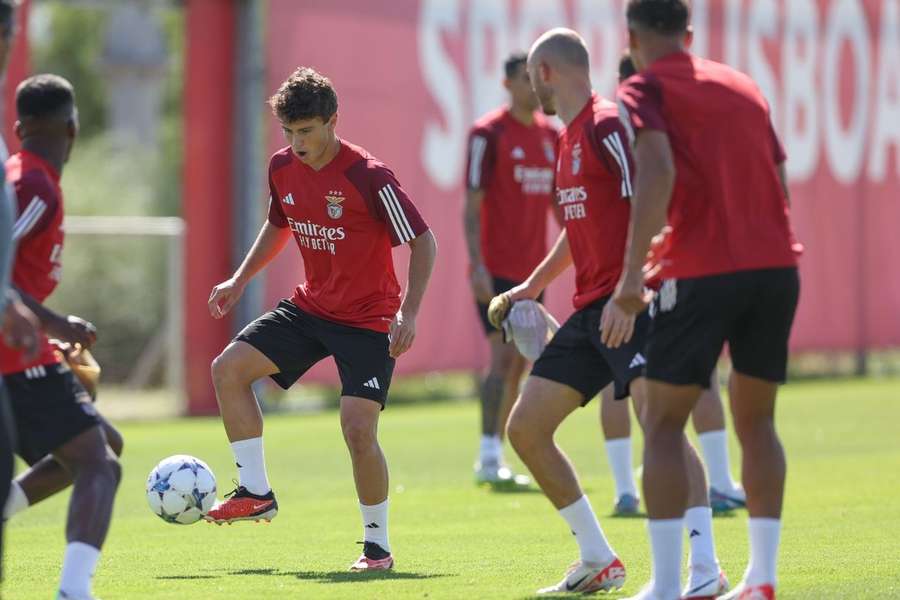 Boa disposição no treino das águias