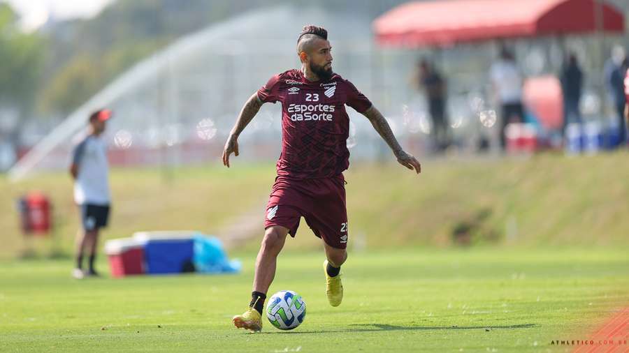 Vidal é uma das armas do Furacão frente ao Fluminense