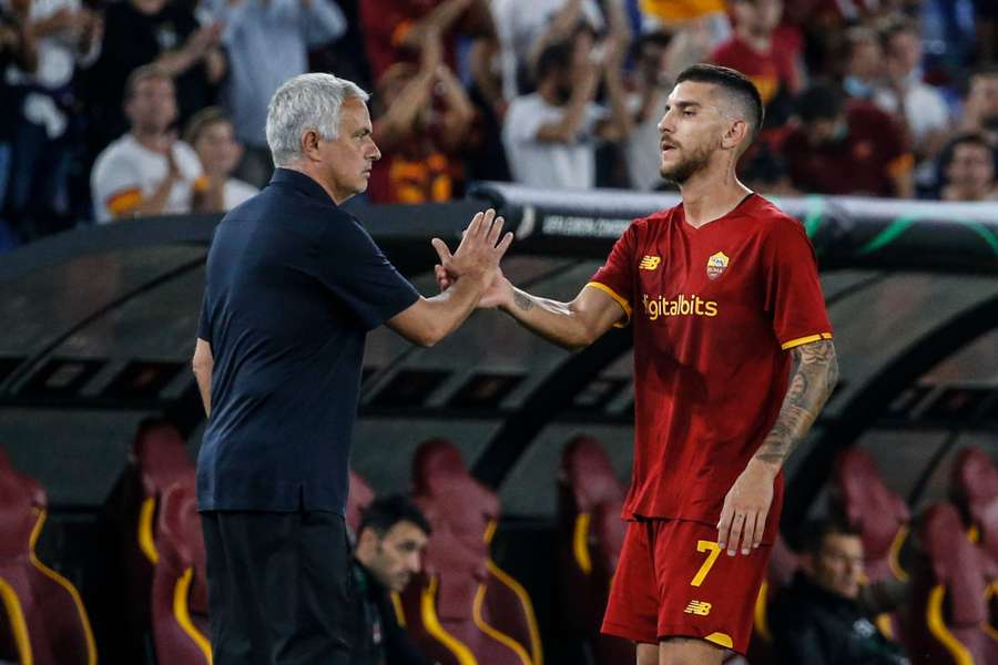 José Mourinho com Lorenzo Pellegrini