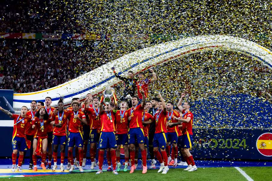 España celebra el título 