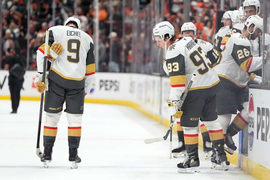 Anaheim Ducks wygrywa po walce z Vegas Golden Knights. Ważny triumf Montreal Canadiens