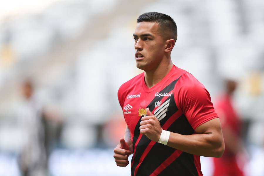 Cuello vai trocar o Athletico-PR pelo Atlético-MG em 2025