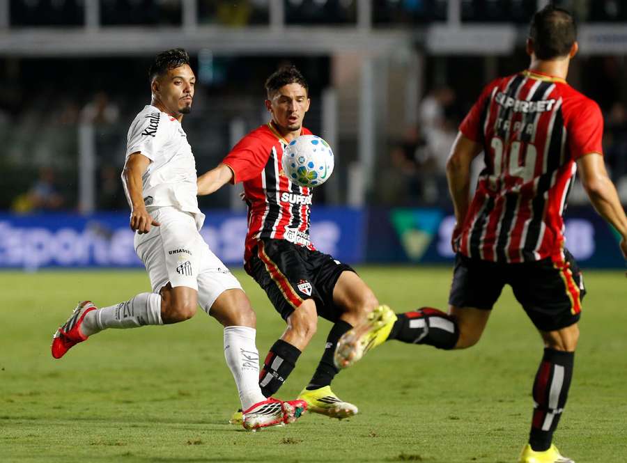 Santos e São Paulo empataram na Vila Belmiro