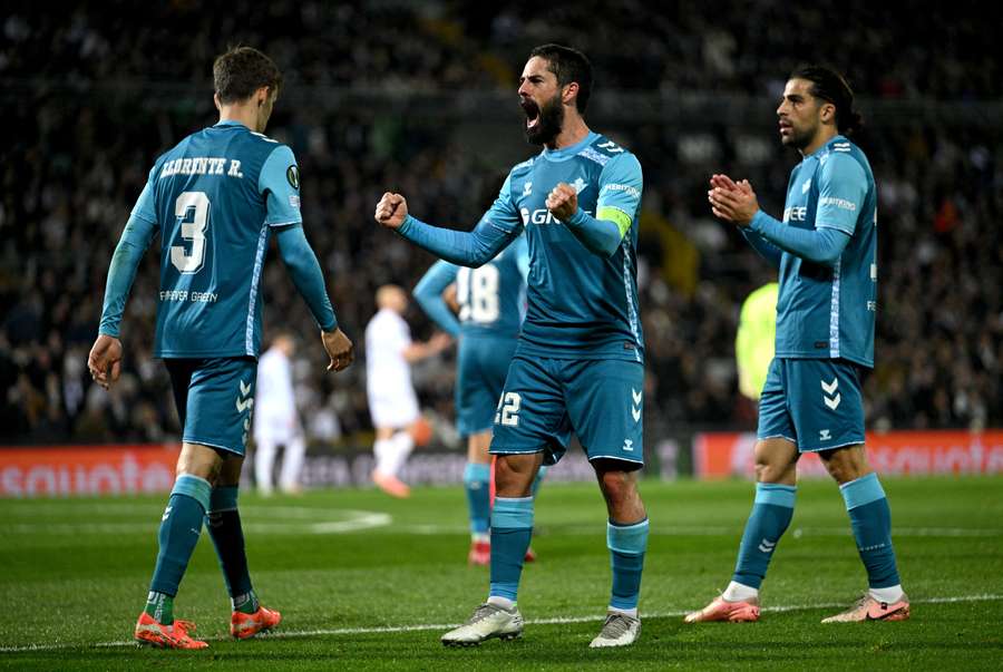 Isco marcó y asistió
