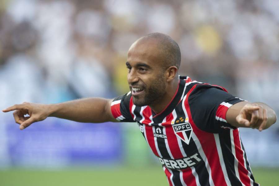 Lucas Moura fez seu segundo gol em clássicos contra o Corinthians desde que retornou ao São Paulo