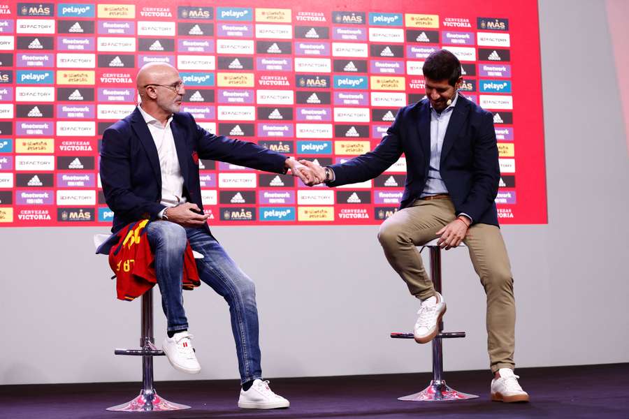 Luque y De la Fuente, durante la presentación de éste como seleccionador Luque y De la Fuente, durante la presentación de éste como seleccionador
